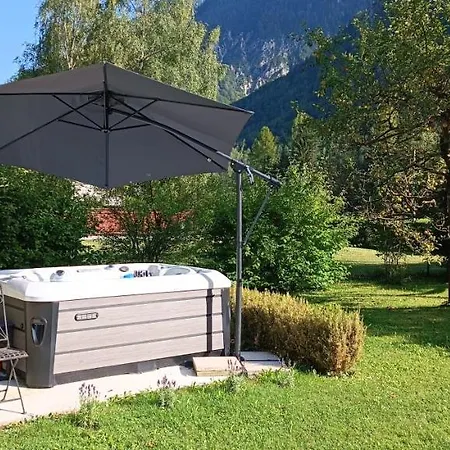 House Apartma Cebela With Jacuzzi Apartamento *