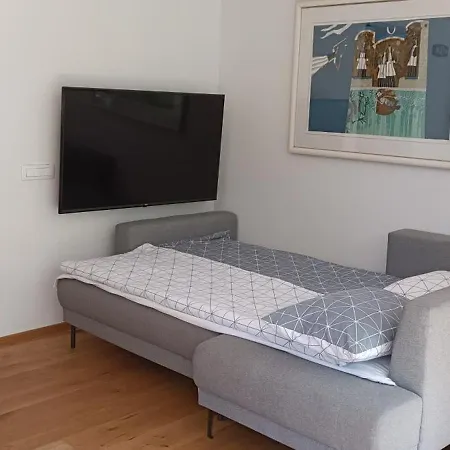 Apartamento House Apartma Cebela With Jacuzzi