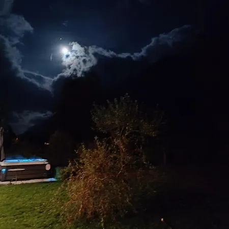 House Apartma Cebela With Jacuzzi Apartamento *