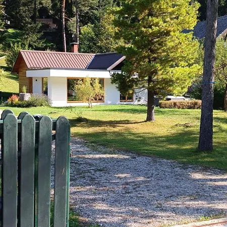 House Apartma Cebela With Jacuzzi Apartmán *