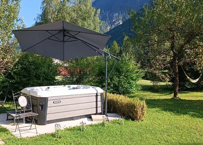 House Apartma Cebela With Jacuzzi דירה *