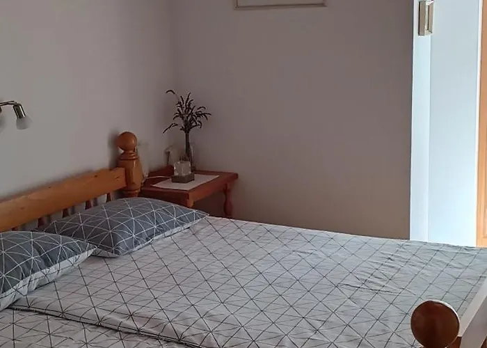 דירה House Apartma Cebela With Jacuzzi *