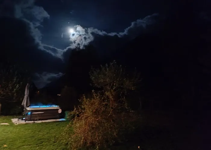 House Apartma Cebela With Jacuzzi דירה *